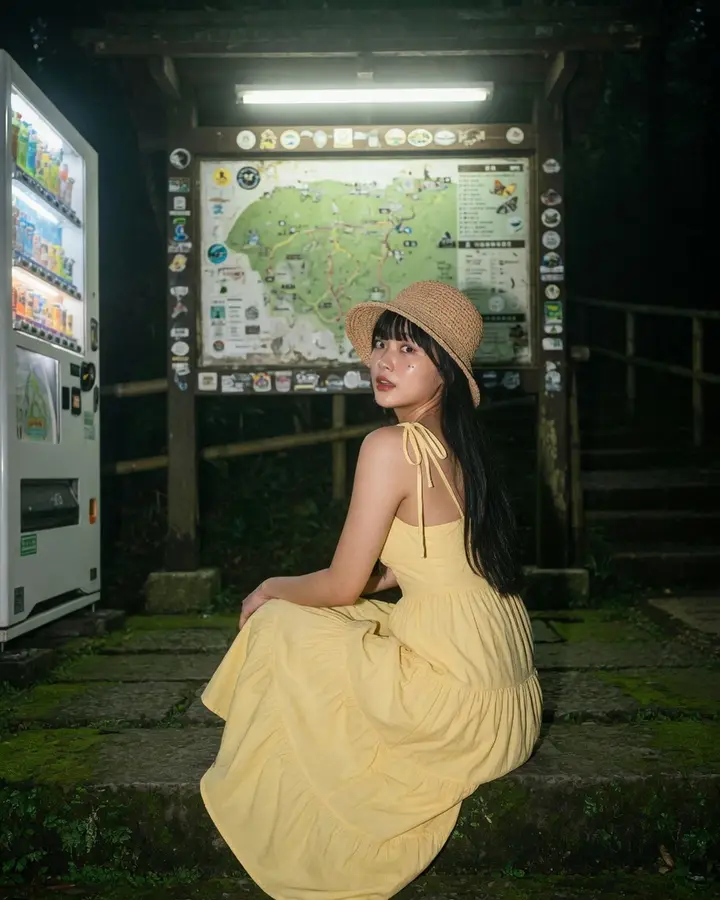 Mei at Yangmingshan trails